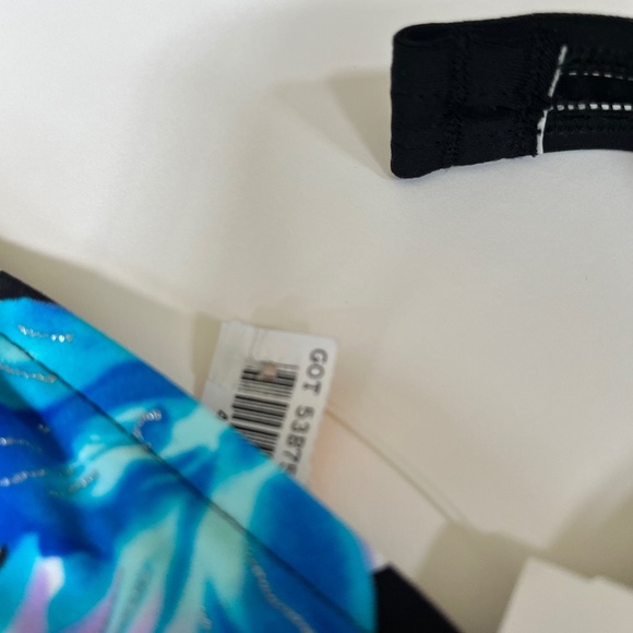 Gottex Two Piece Halter Swimsuit, Size 16 - Picture 12 of 13